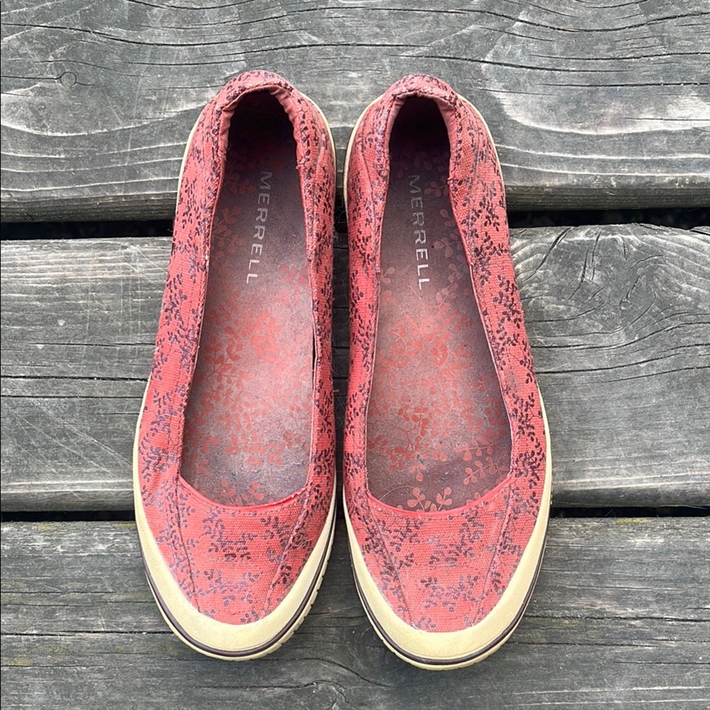 Merrell Red Casual Flats with Canvas Material Size 8 Slip On